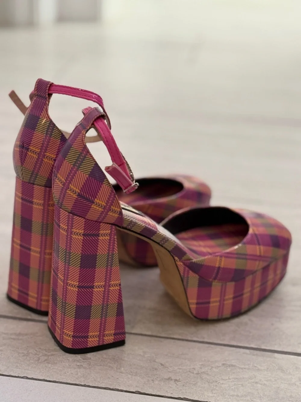 Larroudé Plaid Platform Heels – Pink Multi Statement Ankle Strap Pumps - size 9 - Picture 6 of 12